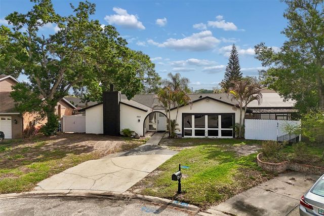 7403 SPRING COURT, Tampa, FL 33634