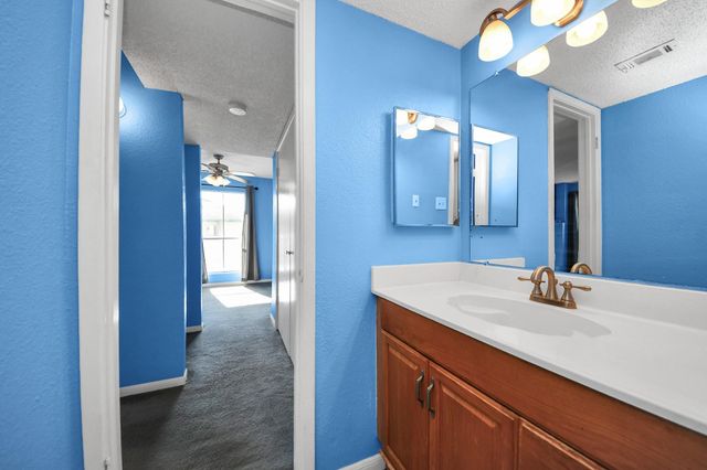 1516 Bay Area Boulevard F8, Houston, TX 77058