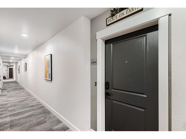 285 High Point Dr H-205, Longmont, CO 80504