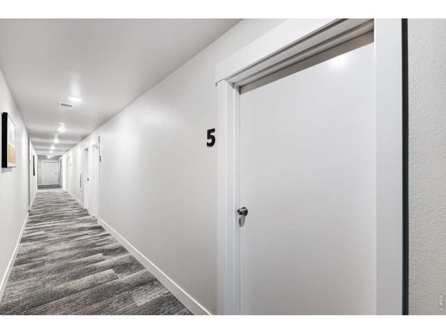 285 High Point Dr H-205, Longmont, CO 80504