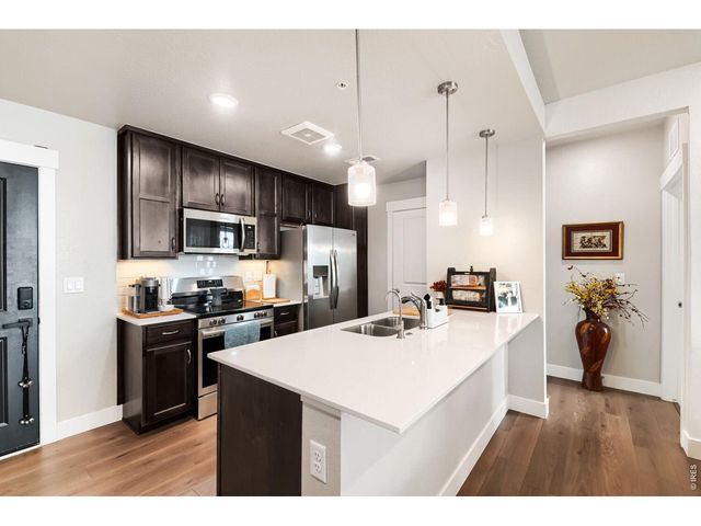 285 High Point Dr H-205, Longmont, CO 80504