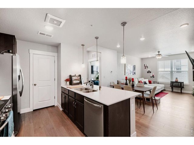 285 High Point Dr H-205, Longmont, CO 80504