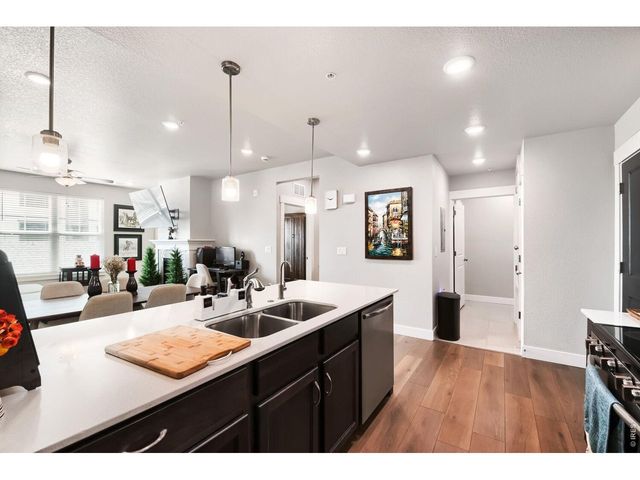 285 High Point Dr H-205, Longmont, CO 80504