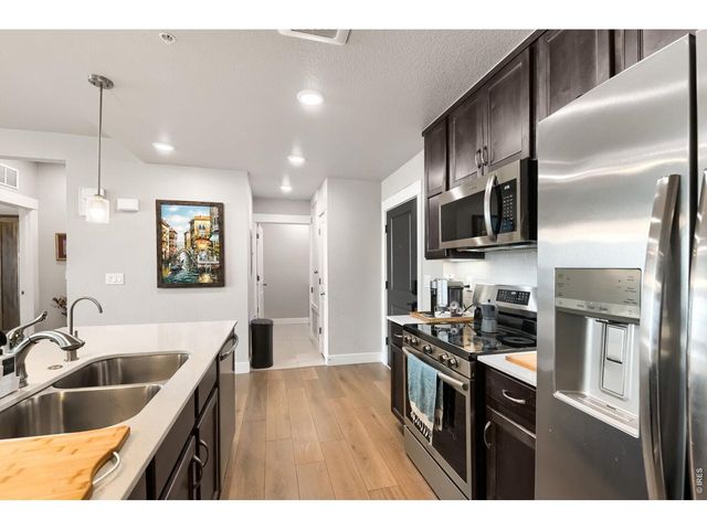 285 High Point Dr H-205, Longmont, CO 80504