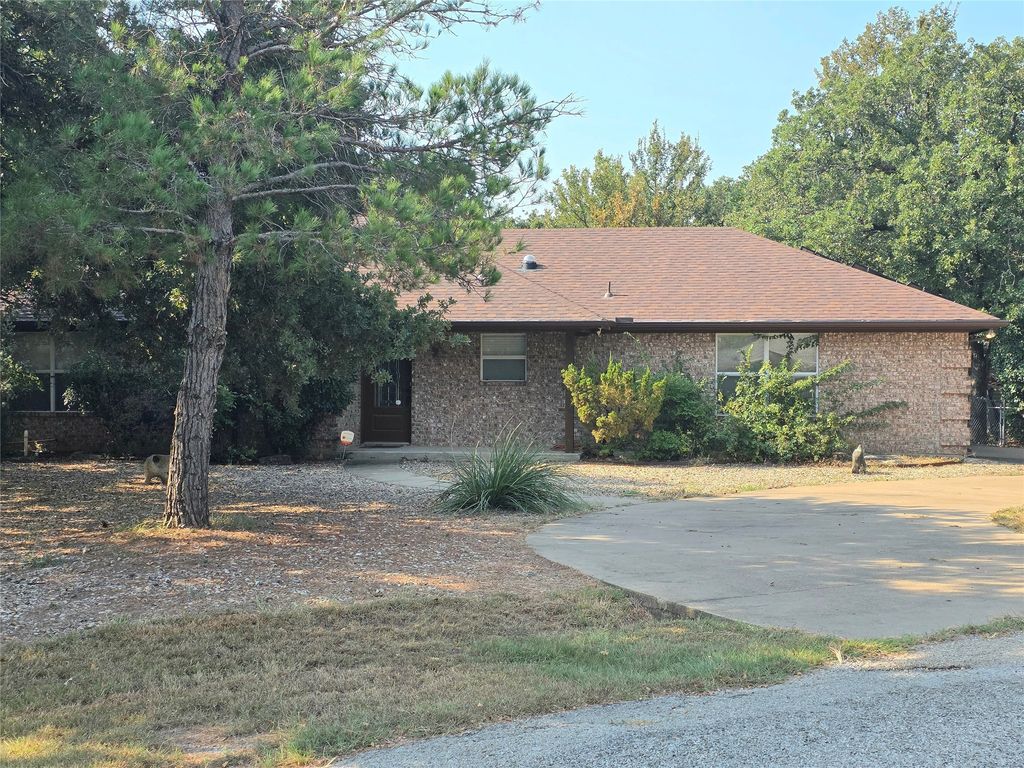 3709 Mandy Drive, Granbury, TX 76048