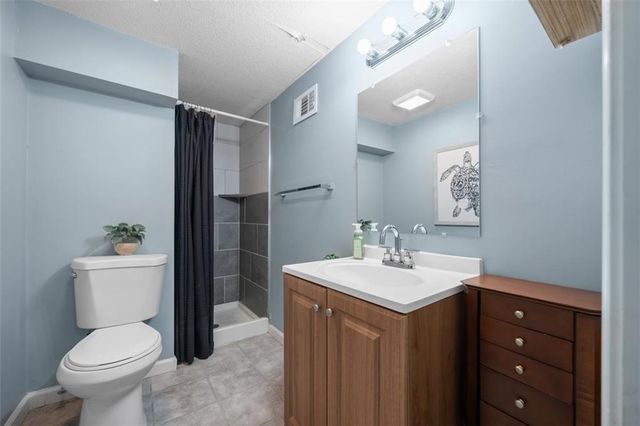 8500 Brooklyn Avenue, Kansas City, MO 64132