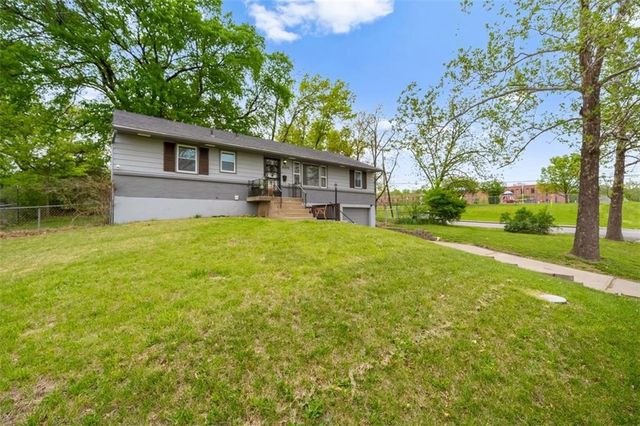 8500 Brooklyn Avenue, Kansas City, MO 64132