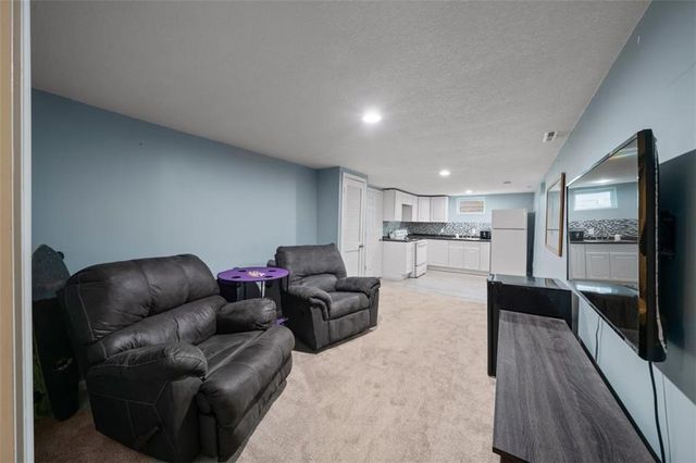 8500 Brooklyn Avenue, Kansas City, MO 64132