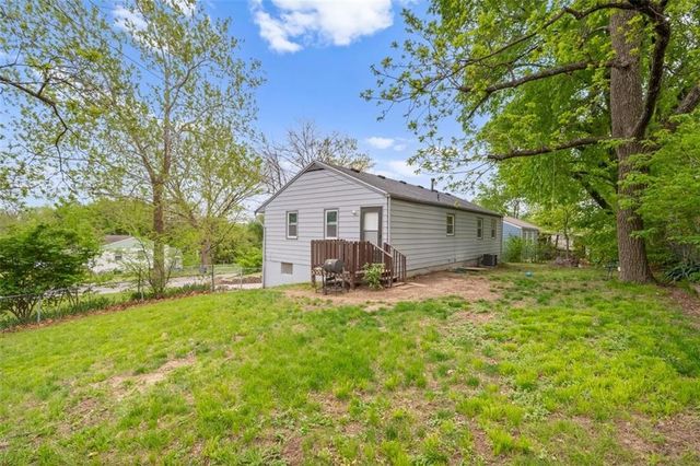 8500 Brooklyn Avenue, Kansas City, MO 64132