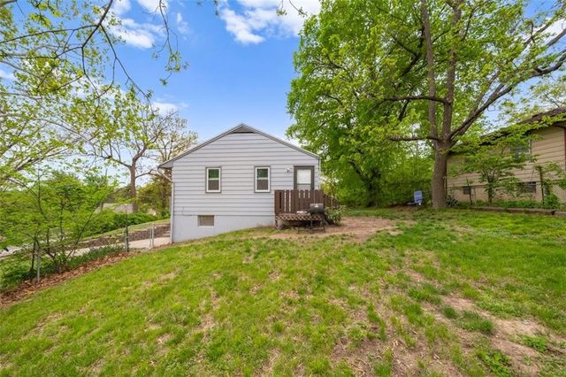 8500 Brooklyn Avenue, Kansas City, MO 64132