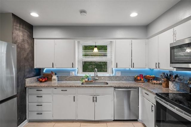 8500 Brooklyn Avenue, Kansas City, MO 64132