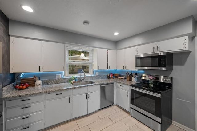 8500 Brooklyn Avenue, Kansas City, MO 64132