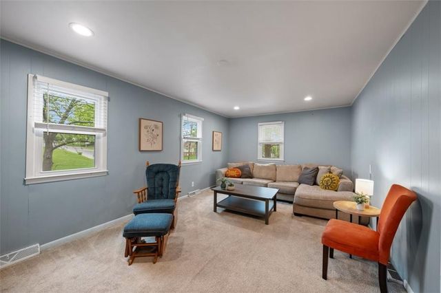 8500 Brooklyn Avenue, Kansas City, MO 64132