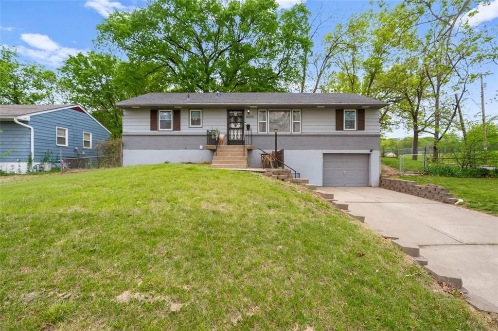 8500 Brooklyn Avenue, Kansas City, MO 64132