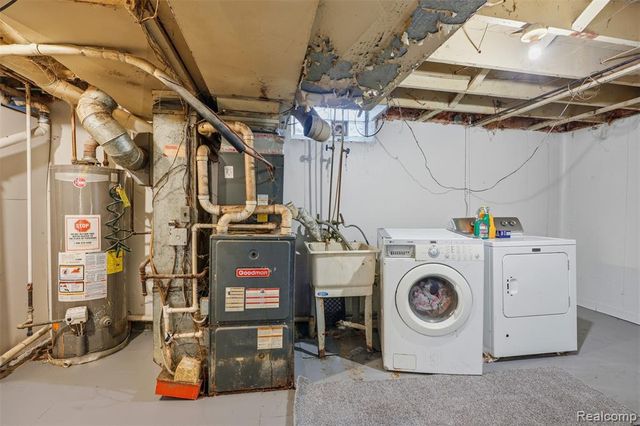 19952 Garfield, Redford, MI 48240