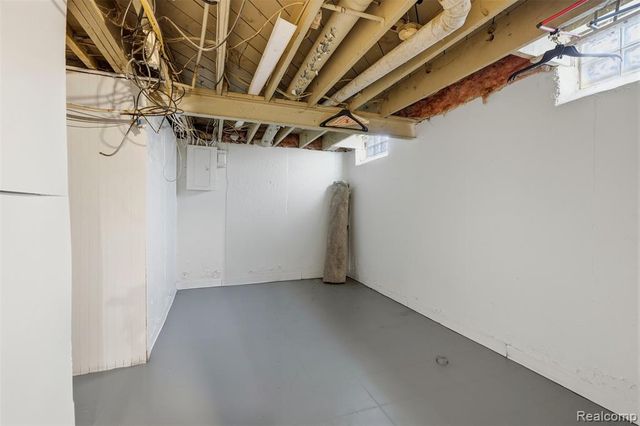 19952 Garfield, Redford, MI 48240