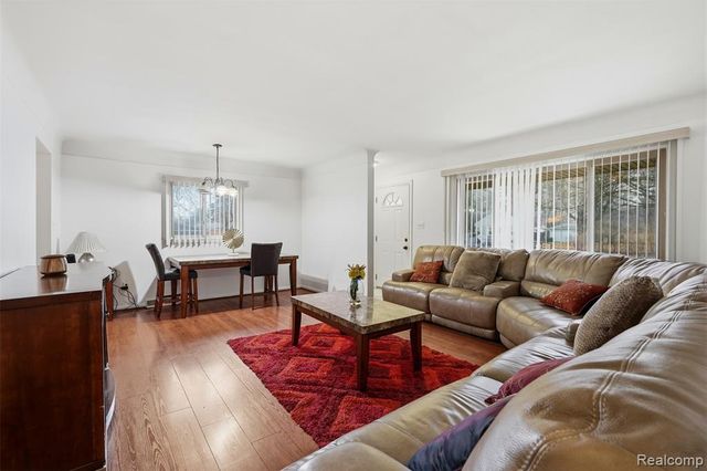 19952 Garfield, Redford, MI 48240