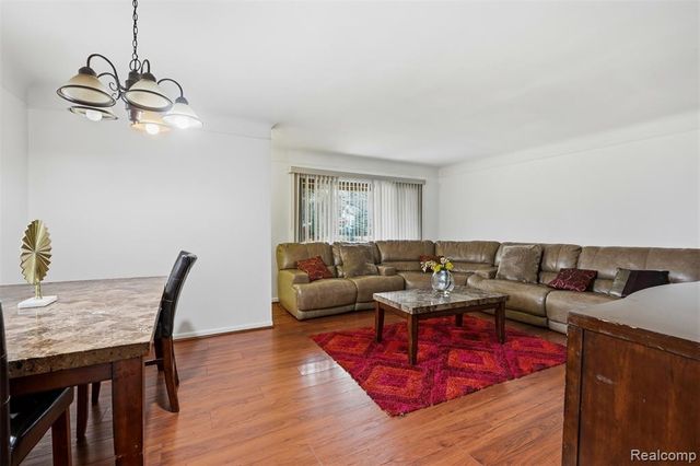 19952 Garfield, Redford, MI 48240