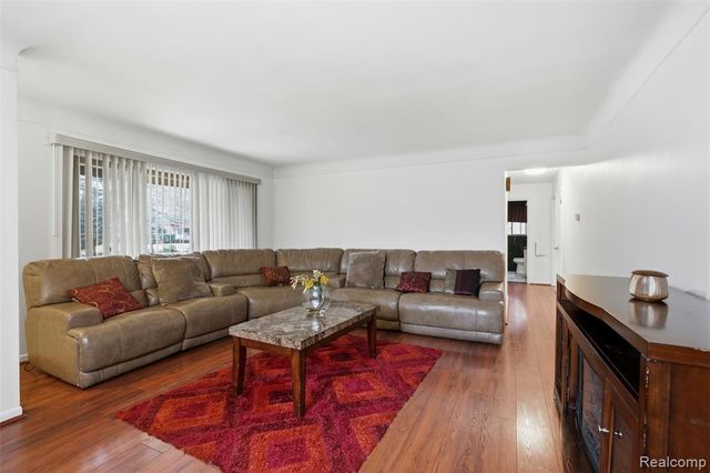 19952 Garfield, Redford, MI 48240