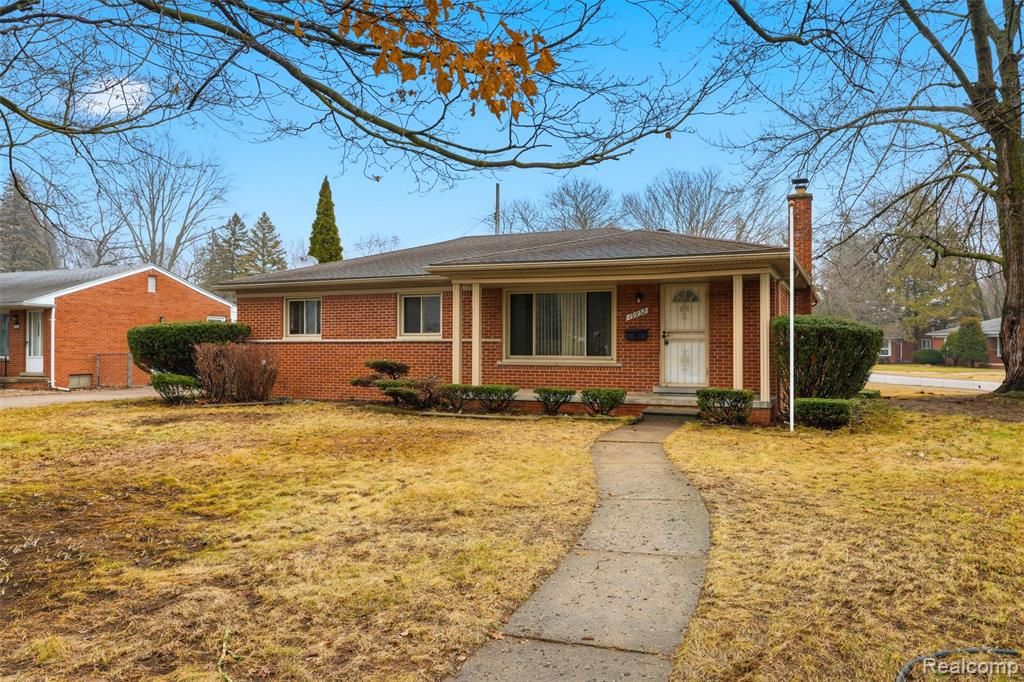 19952 Garfield, Redford, MI 48240