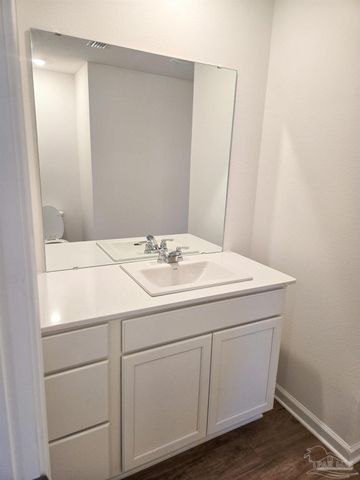 4607 Carlstrom Ln, Pensacola, FL 32507