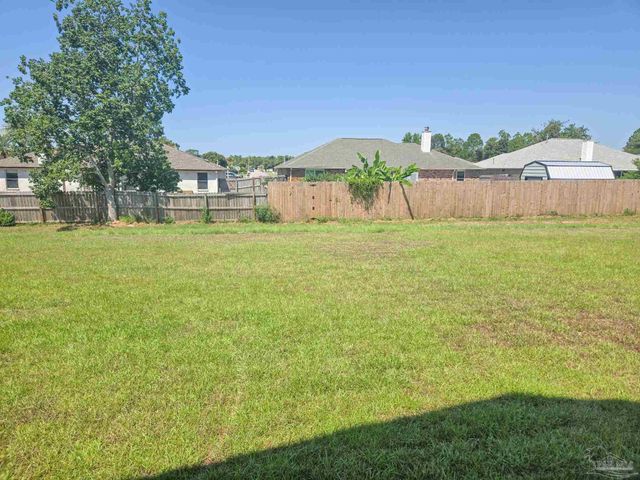 4607 Carlstrom Ln, Pensacola, FL 32507
