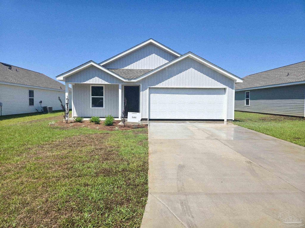 4607 Carlstrom Ln, Pensacola, FL 32507