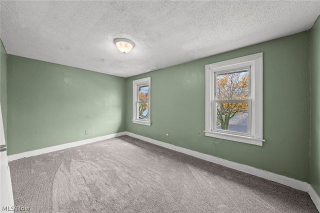 884 Lovers Lane, Akron, OH 44306