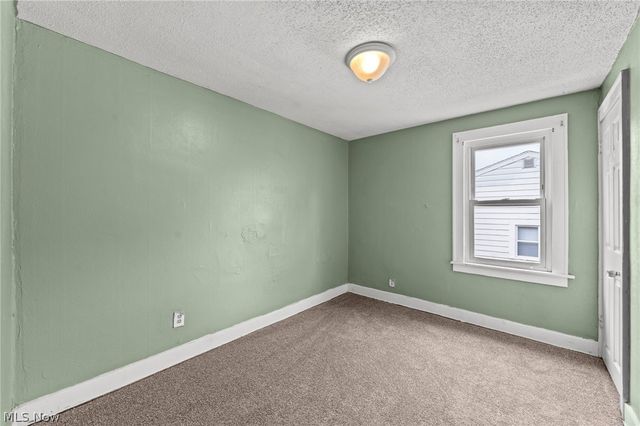 884 Lovers Lane, Akron, OH 44306