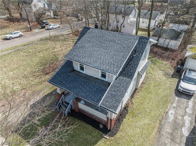 884 Lovers Lane, Akron, OH 44306