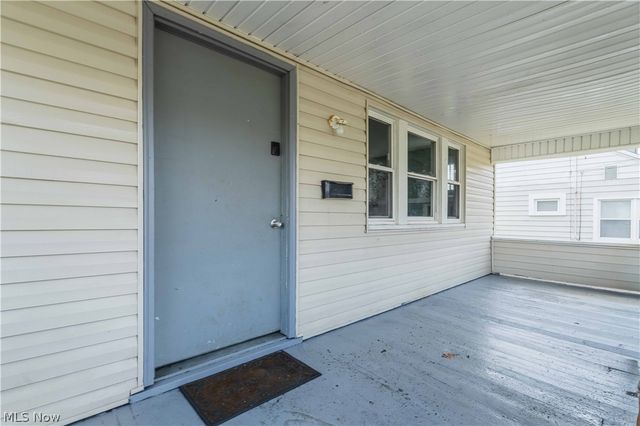 884 Lovers Lane, Akron, OH 44306