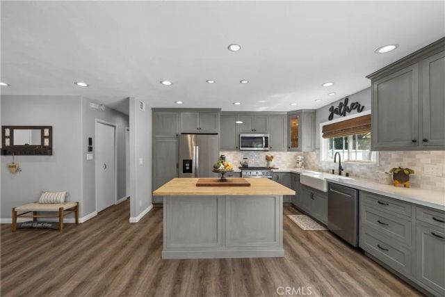 449 Ben Court, Newbury Park, CA 91320