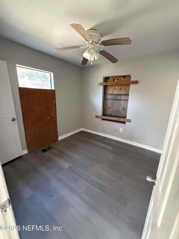 1141 LAKESHORE Boulevard, Jacksonville, FL 32205