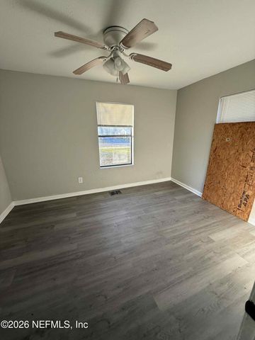 1141 LAKESHORE Boulevard, Jacksonville, FL 32205