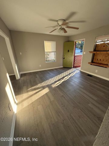 1141 LAKESHORE Boulevard, Jacksonville, FL 32205