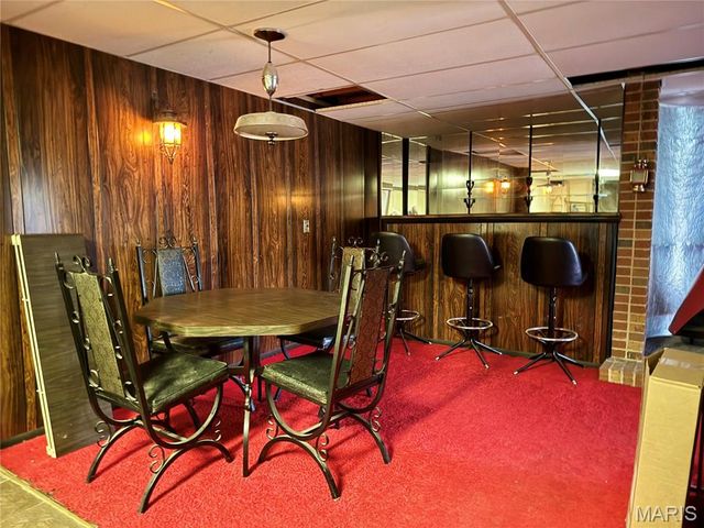 11716 Hollycrest Drive, St Louis, MO 63043