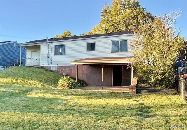 11716 Hollycrest Drive, St Louis, MO 63043