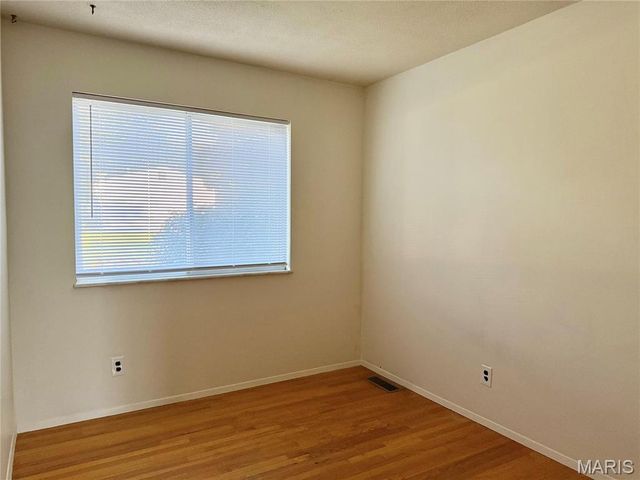 11716 Hollycrest Drive, St Louis, MO 63043