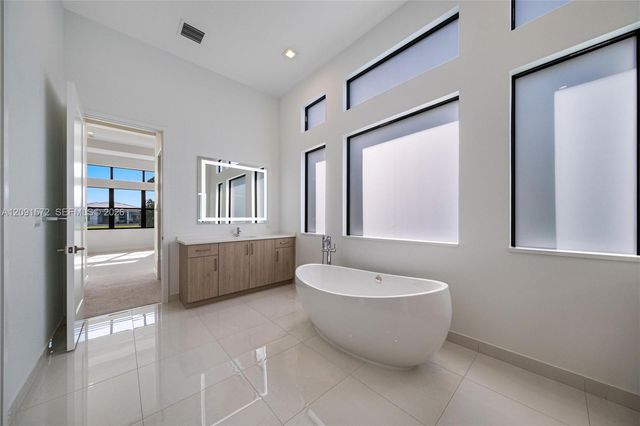 20342 Juniper Bay Avenue, Boca Raton, FL 33434