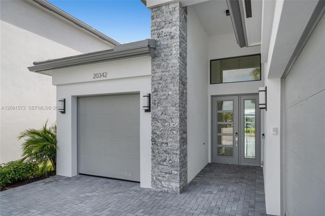 20342 Juniper Bay Avenue, Boca Raton, FL 33434