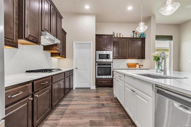 1182 YAUPON LOOP, New Braunfels, TX 78132