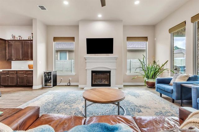 1182 YAUPON LOOP, New Braunfels, TX 78132