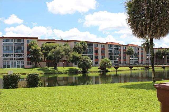 1080 Del Lago Cir 202, Sunrise, FL 33313