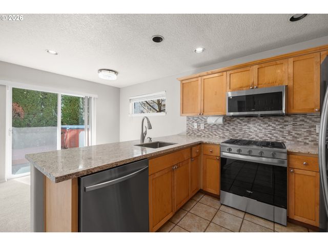 16768 Nw DESERT CANYON Dr, Beaverton, OR 97006