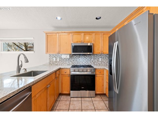 16768 Nw DESERT CANYON Dr, Beaverton, OR 97006