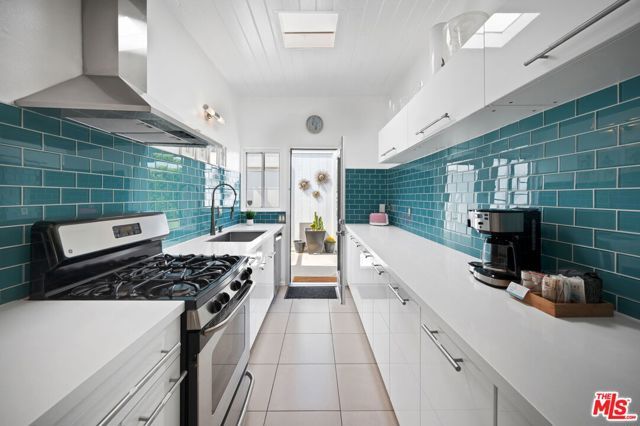 668 N Farrell Drive, Palm Springs, CA 92262