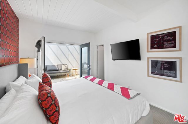 668 N Farrell Drive, Palm Springs, CA 92262