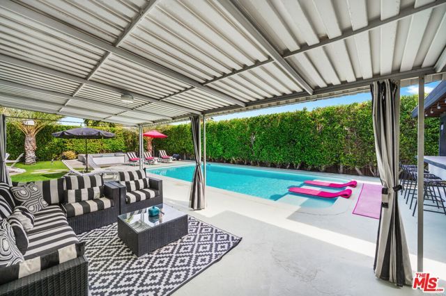 668 N Farrell Drive, Palm Springs, CA 92262