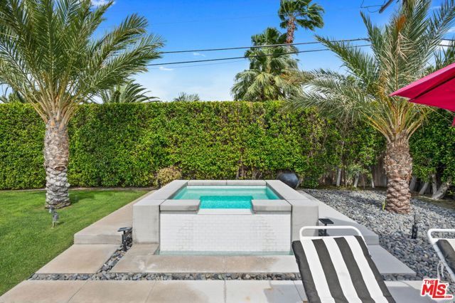 668 N Farrell Drive, Palm Springs, CA 92262