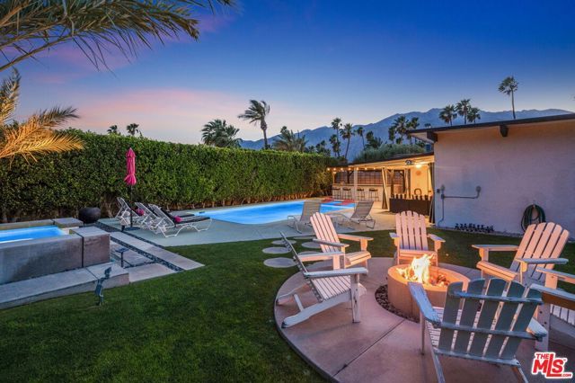 668 N Farrell Drive, Palm Springs, CA 92262